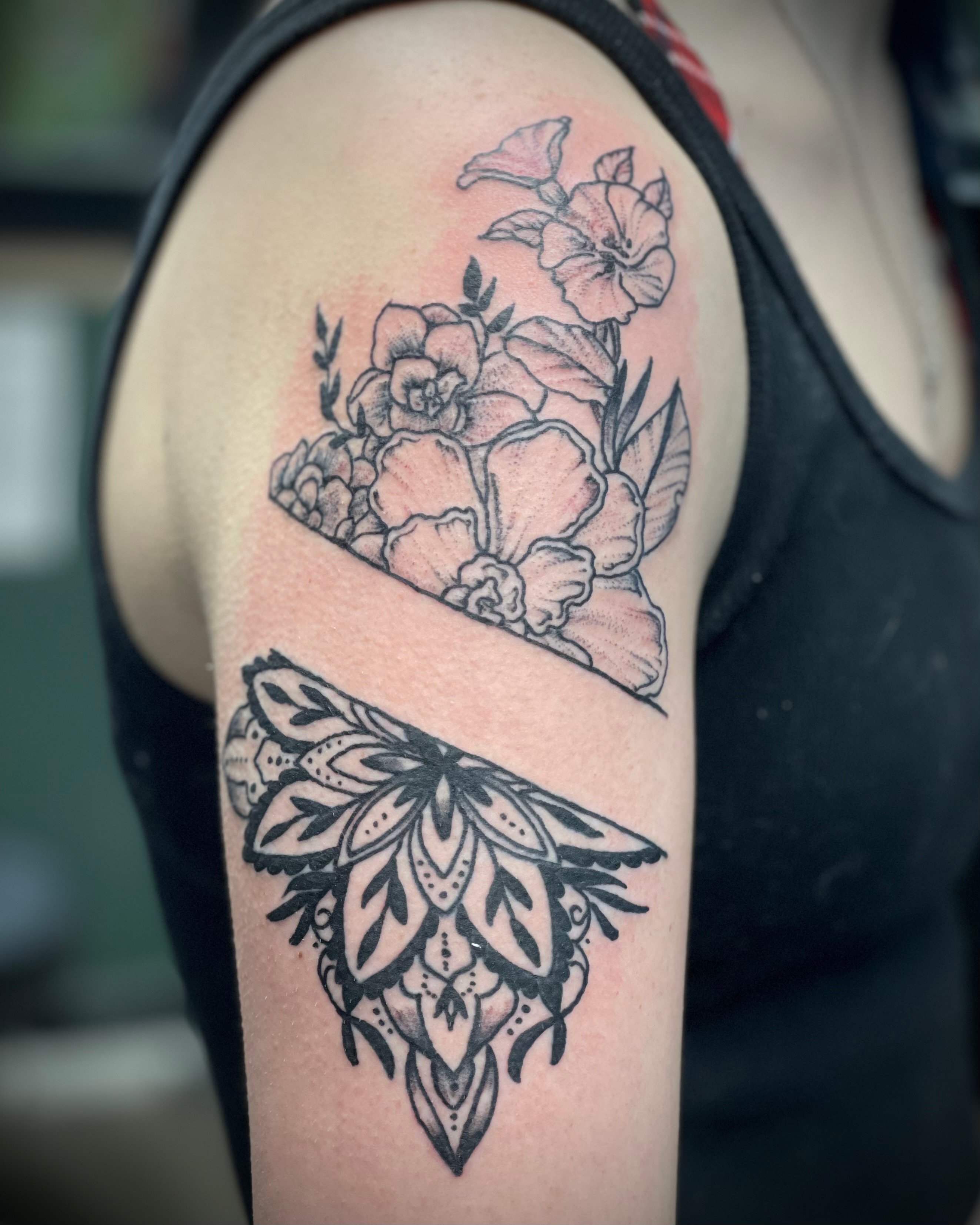 TatsbyWes January 2023 split floral sleeve