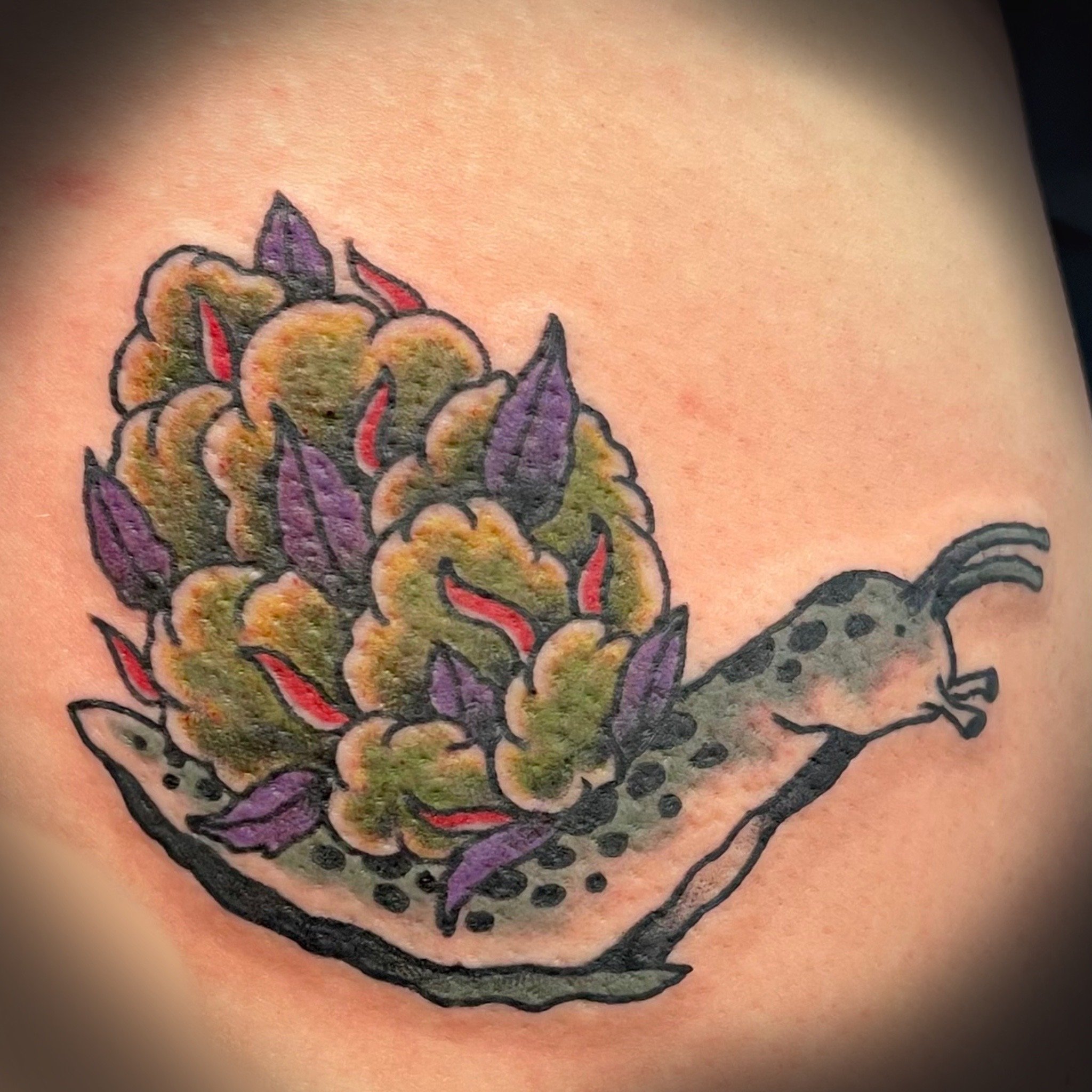 tatsbywes-snail-bud-tattoo