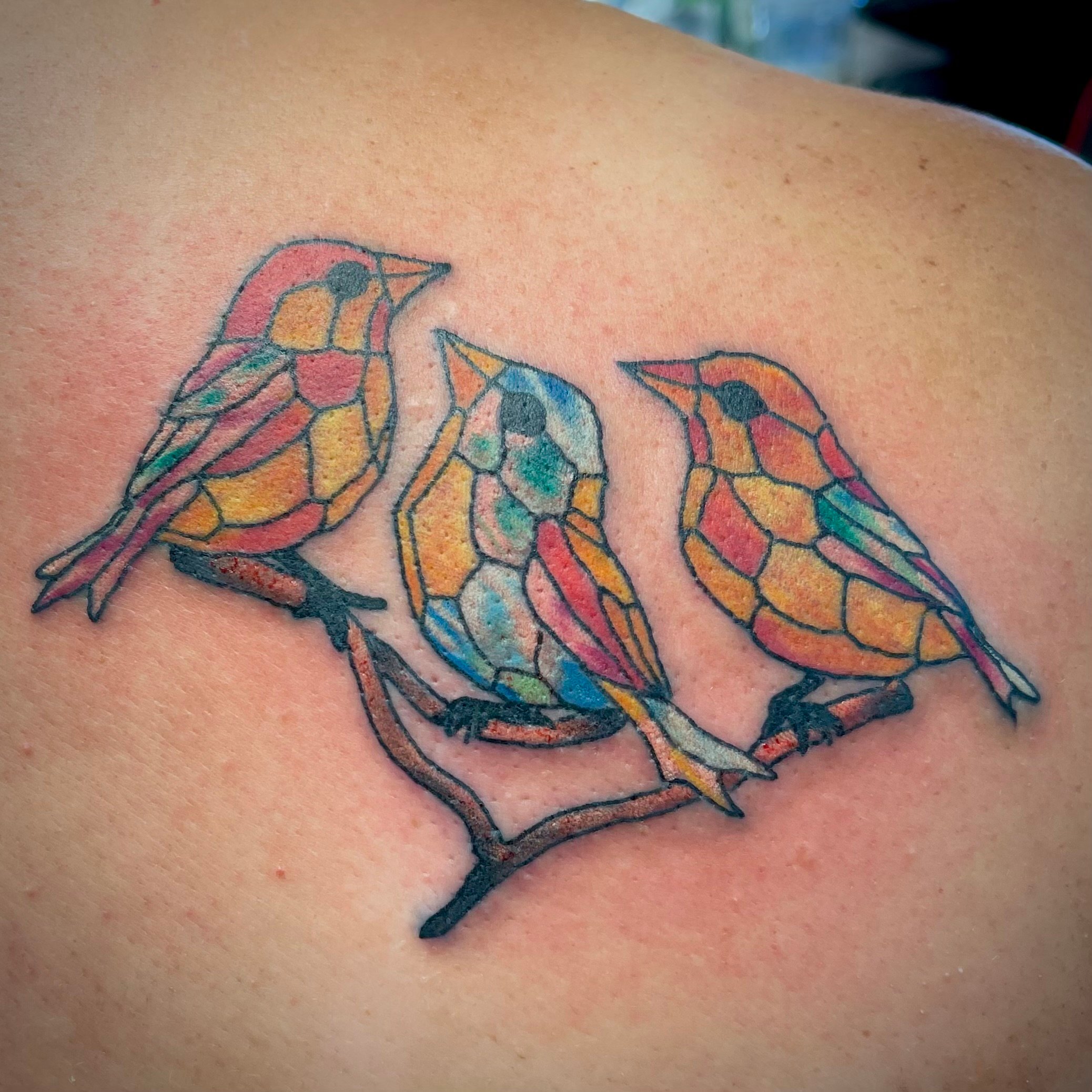 tatsbywes-stained-glass-birds-tattoo