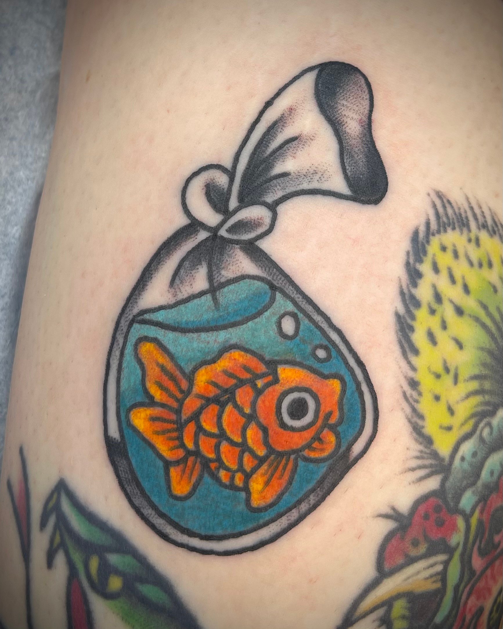 TatsbyWes-goldfish-in-bag-tattoo