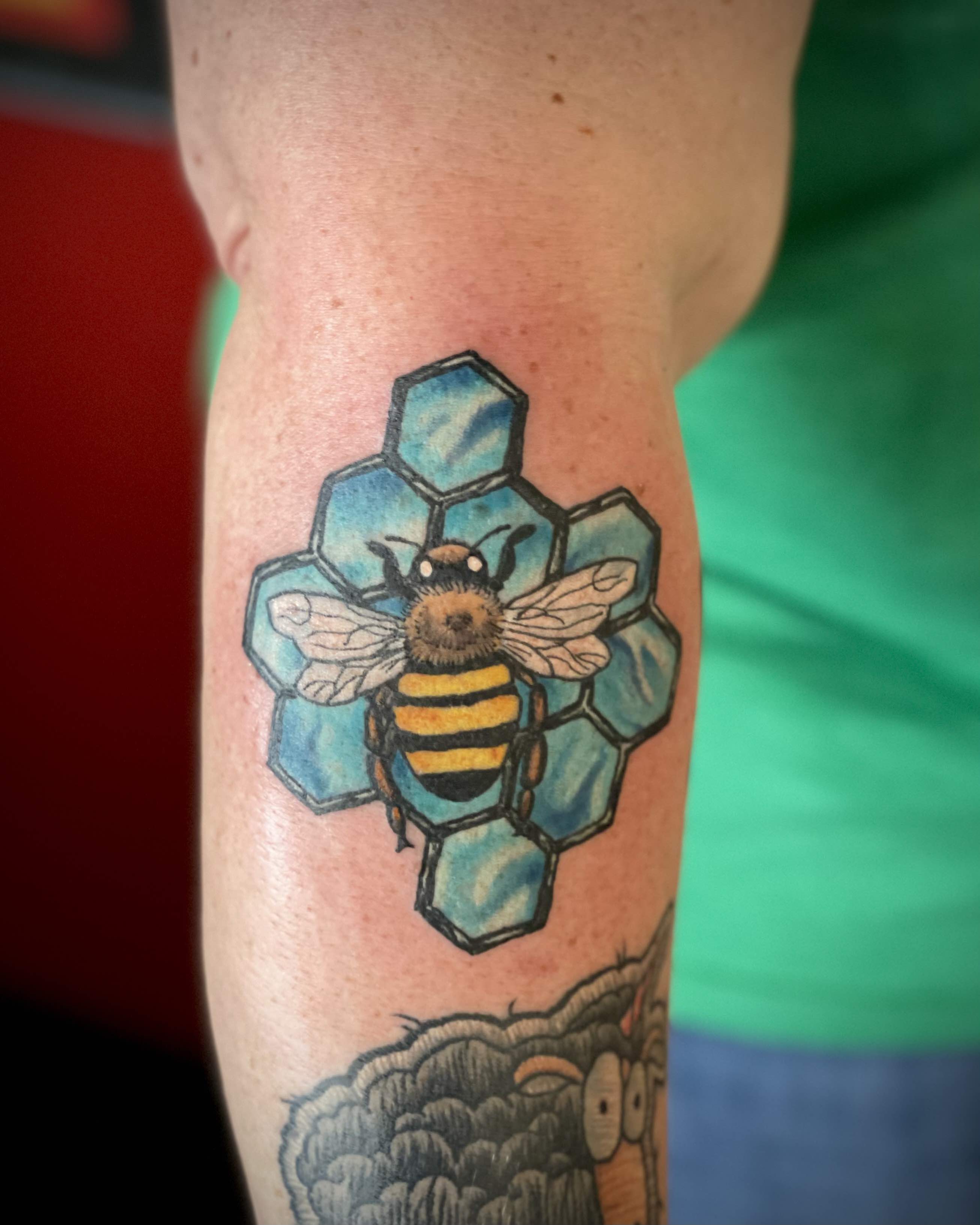 stained glass bee color tattoo 