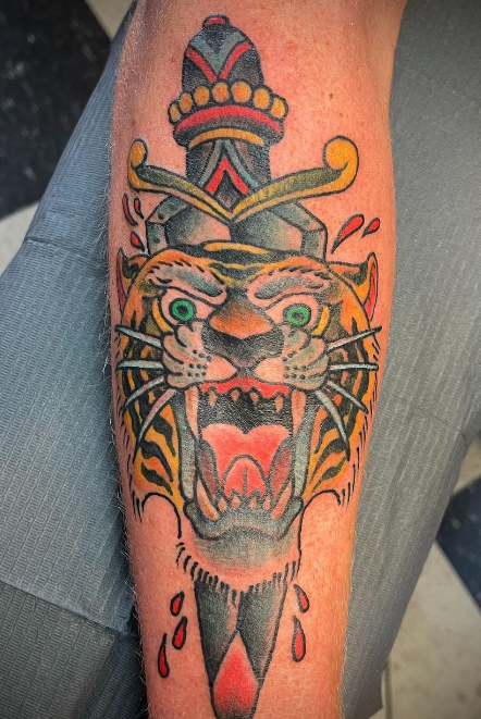 traditional tiger and dagger